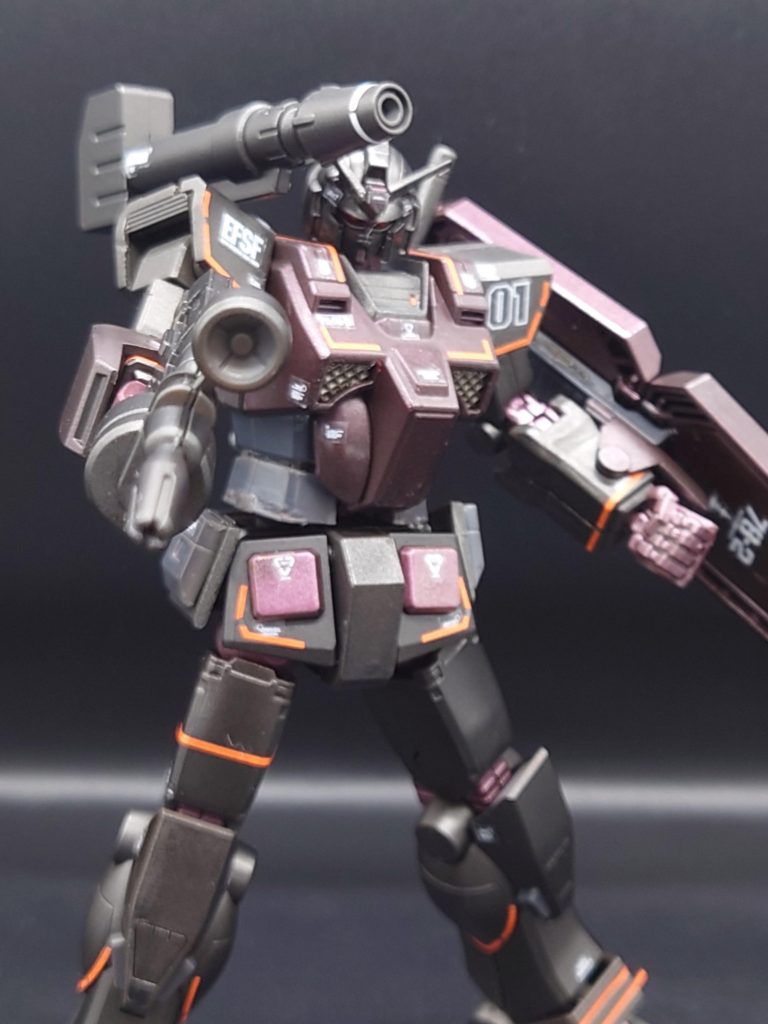 メインカラーは黒鉄色、装甲部分はそれにメタリックレッドを混ぜた色で塗装してます。重厚感を目指しました