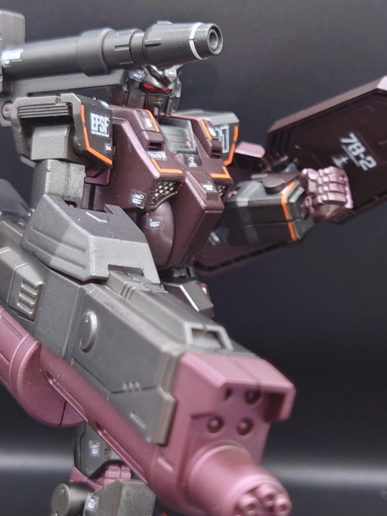 フレームランチャー装備です。ちなみにマボガニーサーフェイサーを初めて使いました。樹木等を塗装するときはこれだけでも良さそうですね。