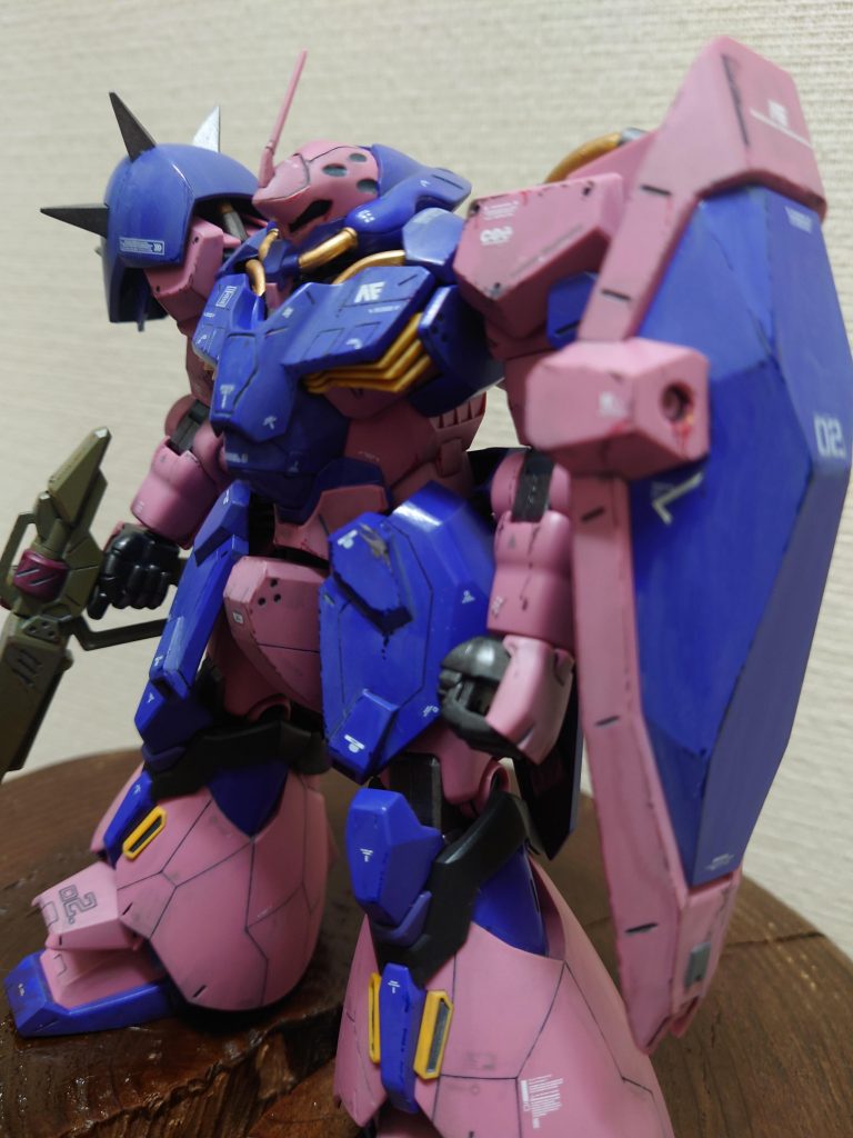 塗装は紫部と焼鉄色で塗った箇所のみ、それ以外は成型色のままです。ちなみに筆塗り。汚し塗装とサビの表現もすこし。