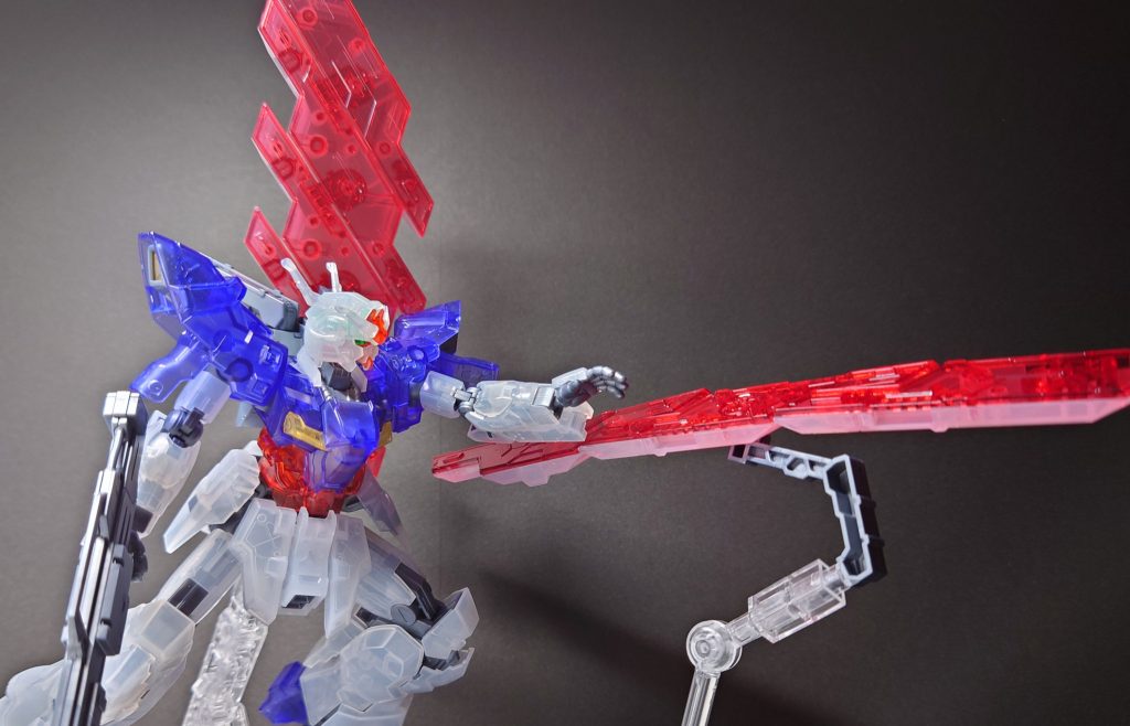 サイコプレートも良いです。展示すると重力に負けますが(笑)サイコミュ兵装は浪漫兵器。