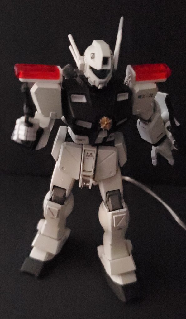 バンダイから出いてる1/60イングラムのパーツを一部流用してみました。頭部アンテナ、シールド、リボルバーカノン、桜の代紋