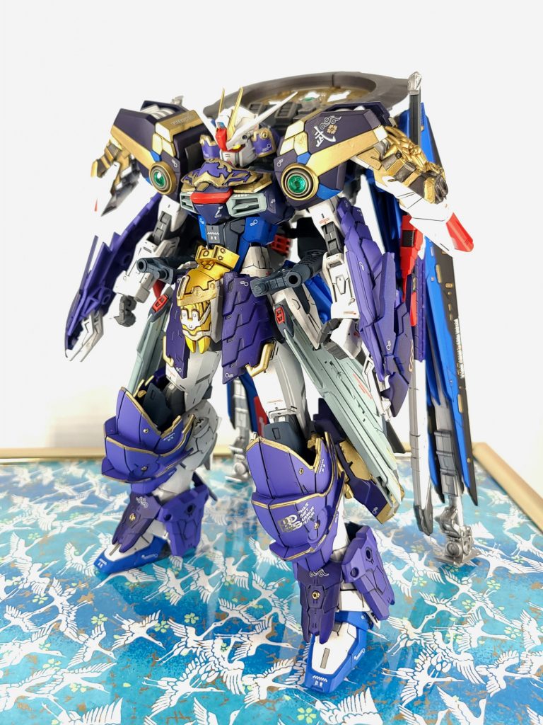 ・ MGフリーダムver.2をベースに武者化・ 腕と足には30MMシリーズの戦国アーマーを使いました。・ 30MM部分の使わない3mm穴はメタルビーズで埋めました。・ 肩の緑の宝玉的なものは、自分の武者化作品のこだわりポイント🙌