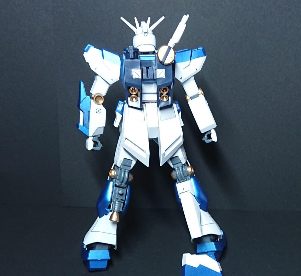 スラスターとかマスキングして塗装したりとか細かい所に、こだわった。