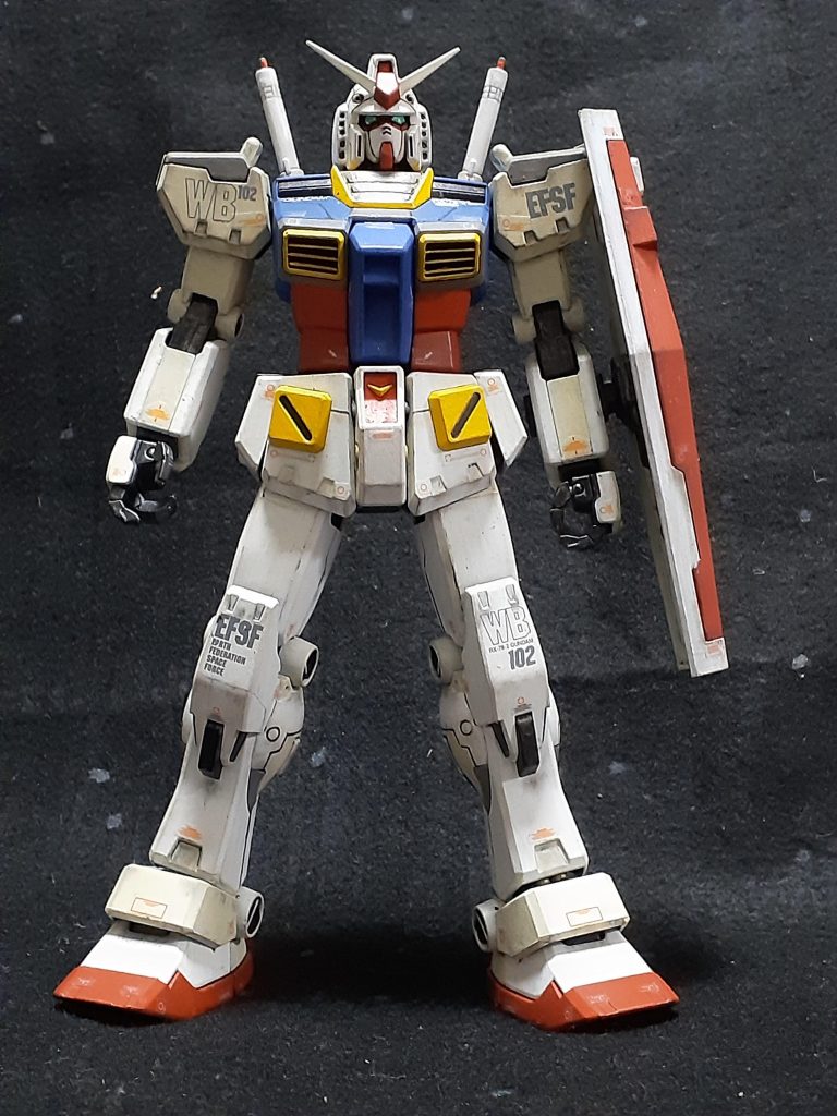 少しだけクレヨンによるウェザリングを施しています。