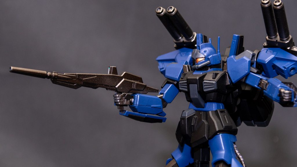 ・ビームライフル(Type-B)ガンダムMk-IIのビームライフルを基に開発された武装。かつてのガンキャノン用ビームライフル同様、高い命中精度と攻撃力を誇る。取り回しに難があり、エネルギー消費が大きい。