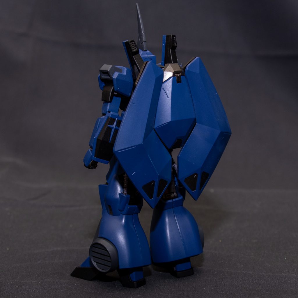 可変に頼らない機動力向上を狙った意欲的装備であるが、プロペラントの関係から稼働時間は長くとることが出来なかった。