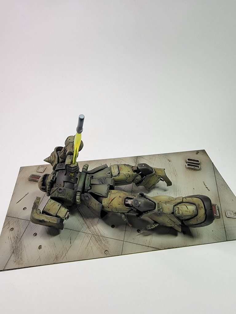 本当は、ジムと一緒に造りたかったけど、ジム積んでなかったので、ザクⅡだけに、なってしまいました。