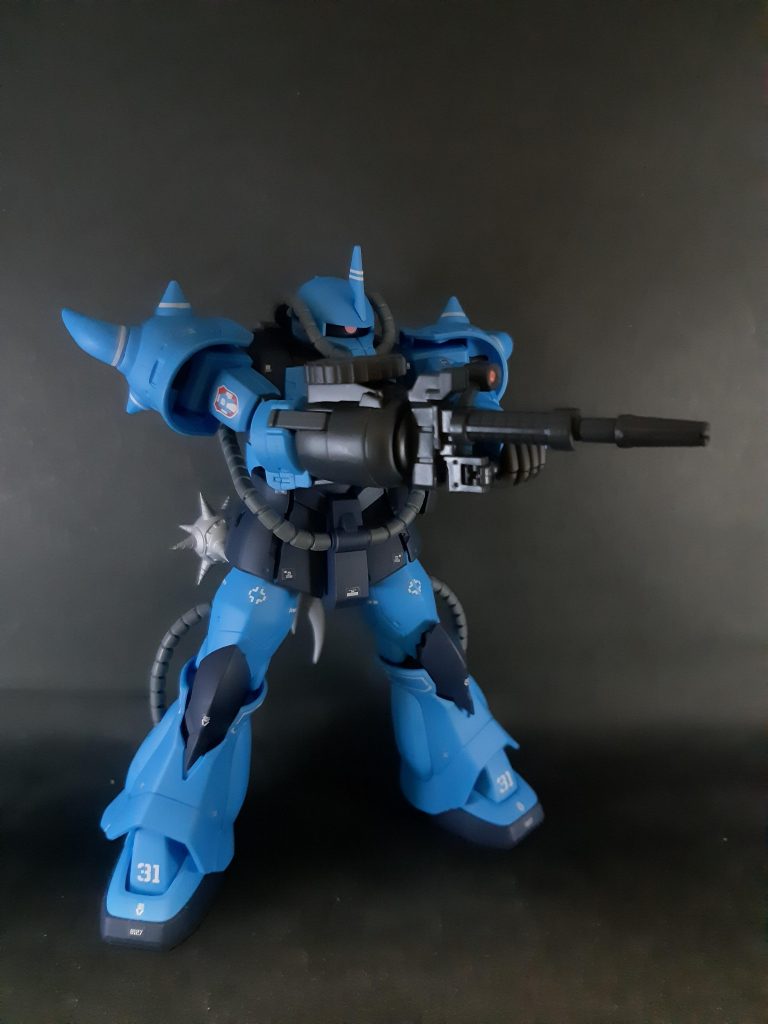 続いてマシンガンアーム。腕内部に弾を装填することでザクマシンガンよりも装弾数を大幅アップ。さらにザクマシンガン用のマガジンも使用可能。