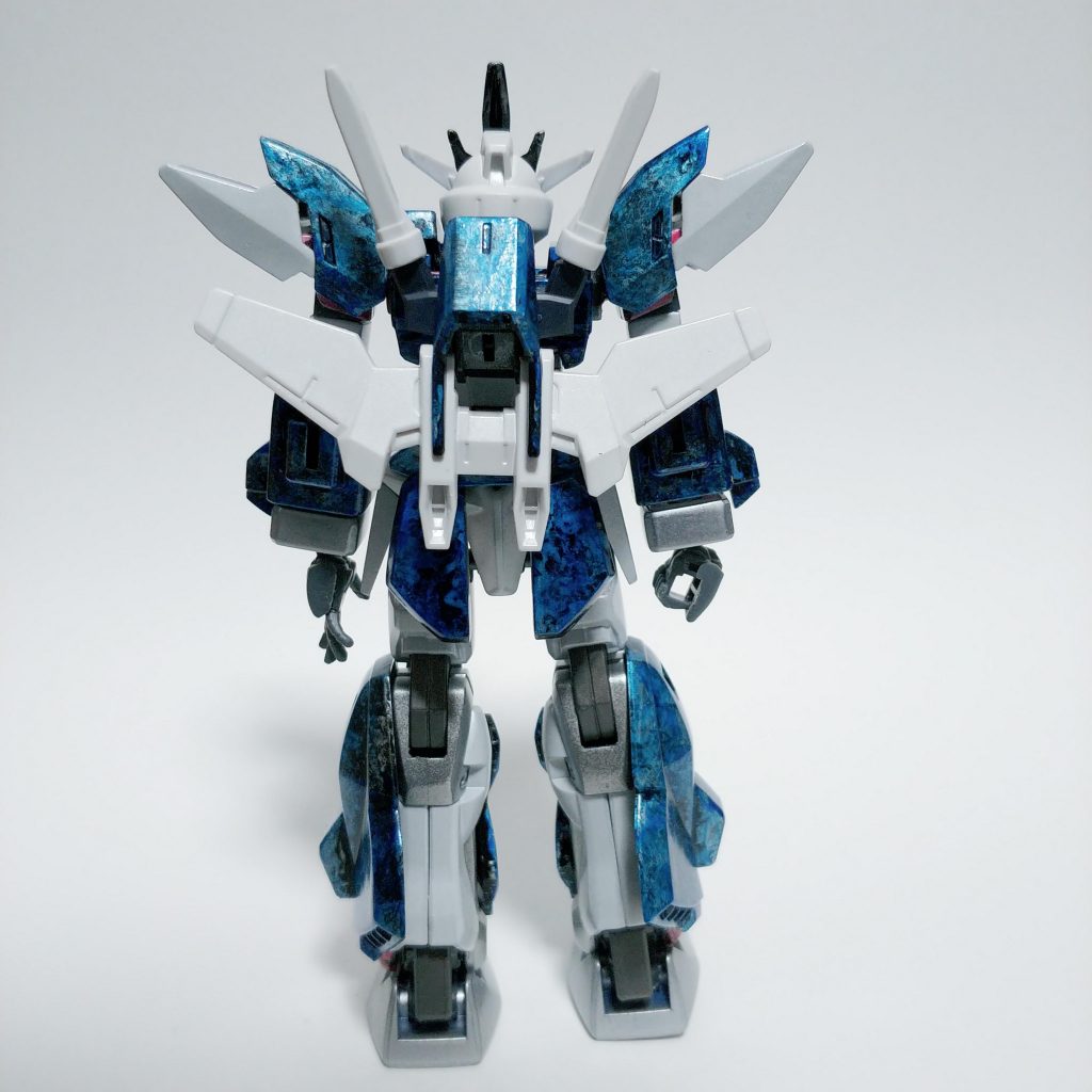 後ろはシンプルに。ラップ塗装はまあまあうまくいったか？