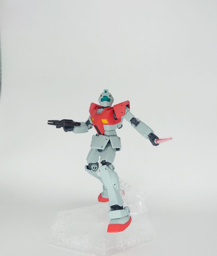 フロントアーマーは左右独立して動くように変更。オリジナル部品を使用していますが、一部加工に失敗し、ほとんどプラ板からのスクラッチ品となってしまいました。首回りの線が薄い感じがしたので初スジボリの結果、線がガタガタに・・・