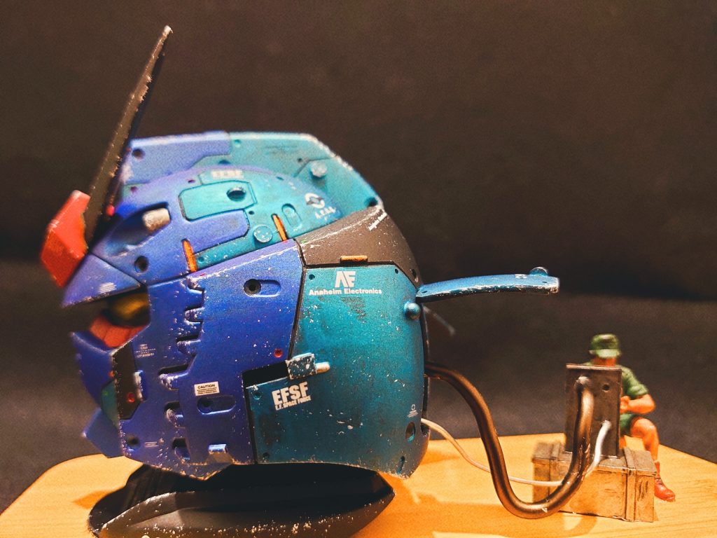 1、アクリルガッシュは下地が黒くしたため、上手く色が塗れず何度も重ね塗りしてます「6~10」😢しかし！発色は凄く良く！メタリックブルーに塗れて鮮やかです(*^^*)下地が白ならもっと発色したかも！