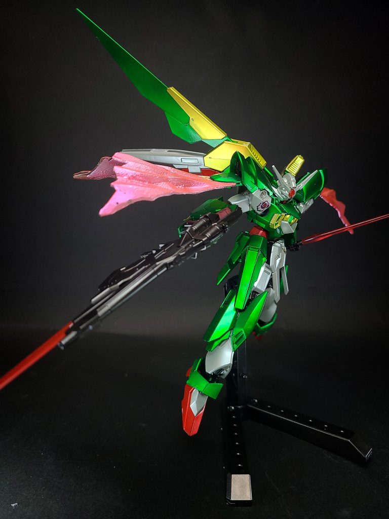 ガンダムビルドファイターズファイターはリカルド・フェリーニ。ガンプラバトル選手権世界大会決勝戦の前夜祭にて行われたガンプラバトルに参加してサザキ・ススムのギャンバルカンや他の参加者のシャッフル・ハートを撃破したが、キララのガーベラ・テトラの前に敗北した。その後は暴走する巨大アリスタを破壊する為に投入された。巨大アリスタ破壊後はセイとレイジがユウキ・タツヤとの真の決勝戦を行う際、破損していたスタービルドストライクガンダムの両腕の代わりとして本機の物を貸し出している。