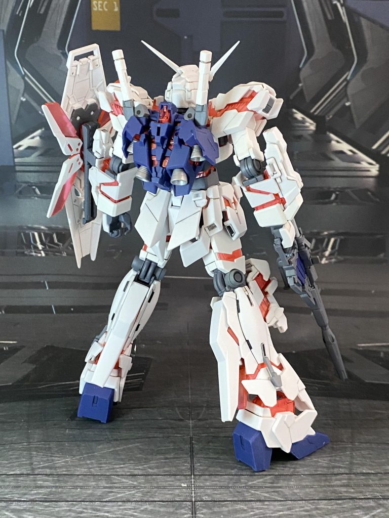 リアルでたくましいうしろ姿。