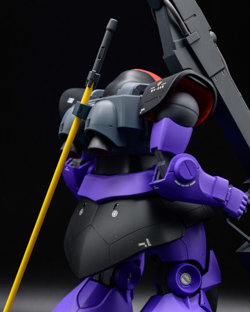 ビームバズーカーは肩と密着するようにネオジウム磁石を仕込んでいます。