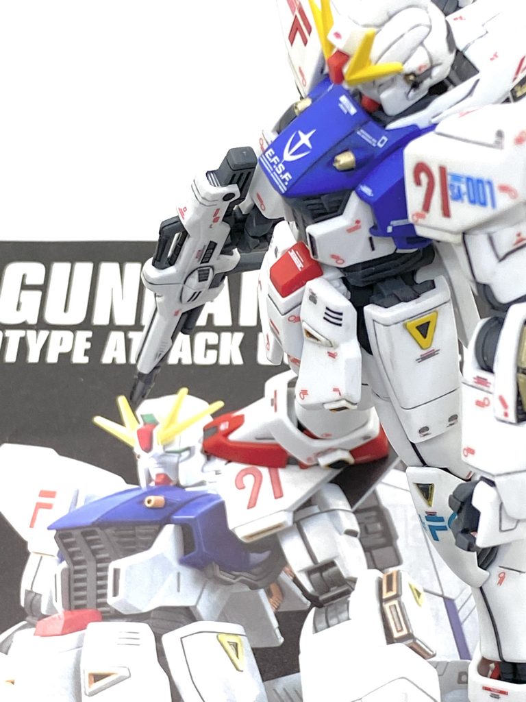 最後は説明書と。ガンダムF91のHGUCは共通フォーマットによる作りやすさ、互換性も追求をコンセプトの「HGオールガンダムプロジェクト」の一環で小さいながらも可動範囲もプロポーションも大変良く、少し塗り分ければ「非常にカッコ良くなるかも?」と思ってましたが・・・その通りで自分の理想のガンダムF91になりました。写真が下手で伝えられないのですが精密感はかなり出て、苦労して作った甲斐があり大変気に入っています。プレバンで頼んだF91Ver.のジェガンもあるので作って並べてみたいです。ご覧して頂きありがとうございました。