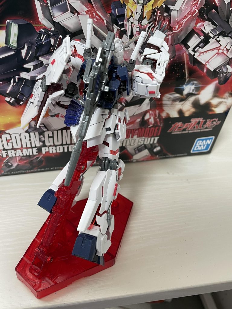 シールド、ふくらはぎにもチッピング。ビームマグナムの合わせ目気になりますねぇ。今後の課題だ。