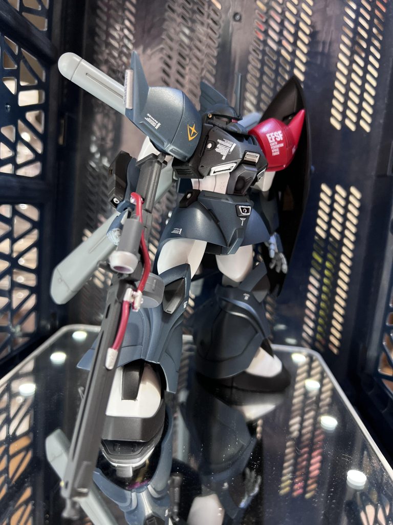 カラーはネイビーブルーで塗装