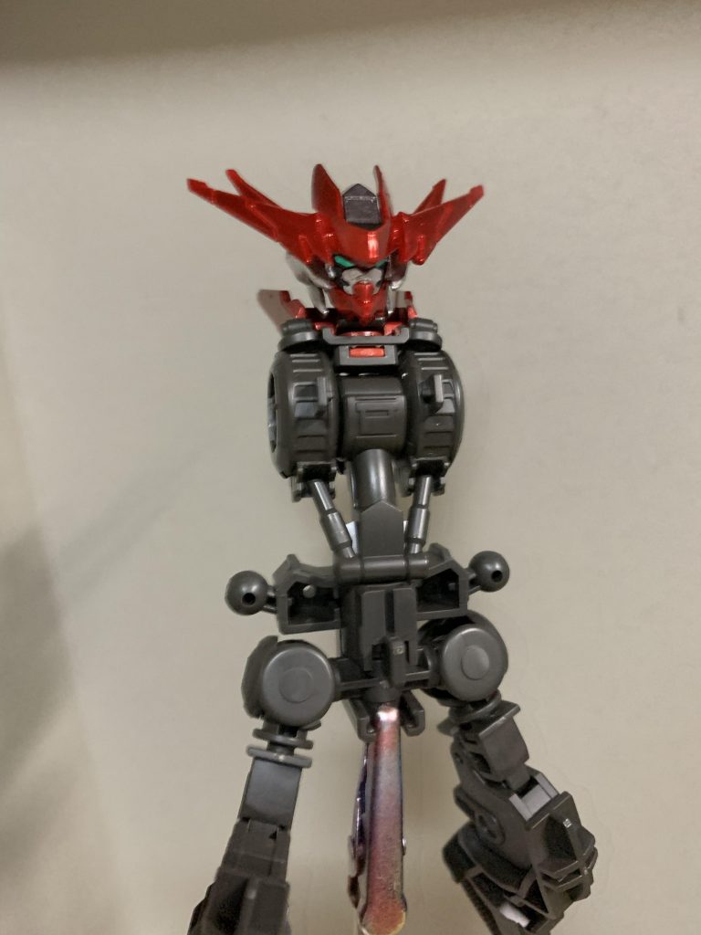 塗装後すぐにフレームにつけました!この時点でテンション上がってました!途中経過の写真はこれだけですが、最後まで楽しく制作できました!塗装自体はガンダムマーカーのみを使用しているので色幅も増やしたいから他の塗料にも頑張って手を出したいなぁ…