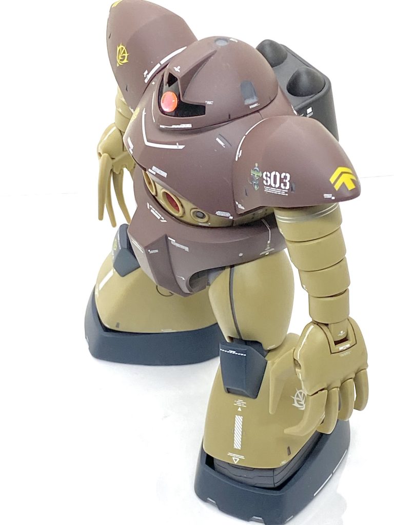 メタリック以外の部分は(クレオス)Mr.カラーGXスーパースムースクリアーをメタリック部にはスーパークリアー3を吹き付けております。