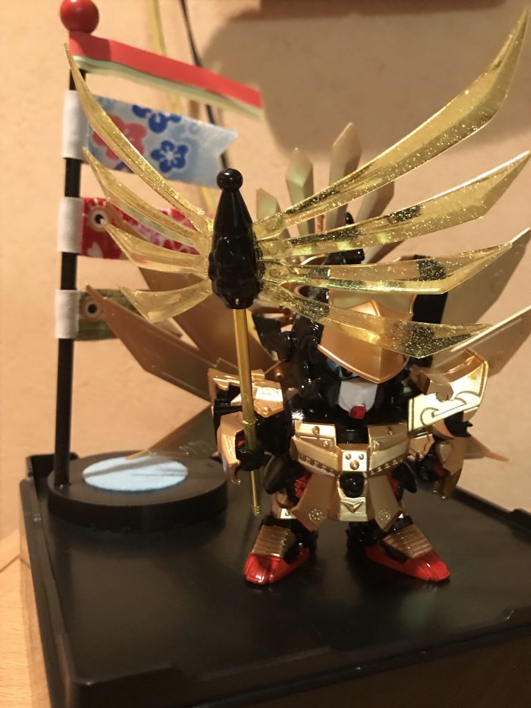 こんな感じに鯉のぼりと一緒に飾ってました。7歳くらいになったらMG武者頑駄無にしようかな。それまではSDで！