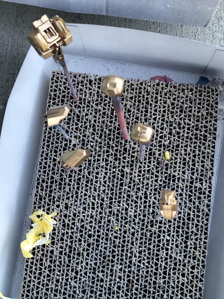 オレンジ色の部分はGXレッドゴールドを下地にGXクリアオレンジをエアブラシで吹いたキャンディ塗装で仕上げてます。