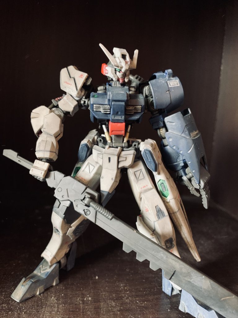 デモリッションナイフ大きくてポージングしづらい