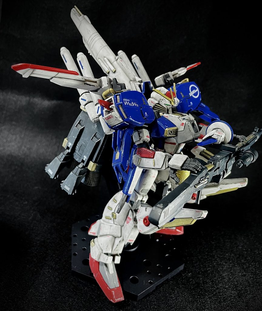 設定色以外にゴールドなどを細かくちょこちょこ塗ってます