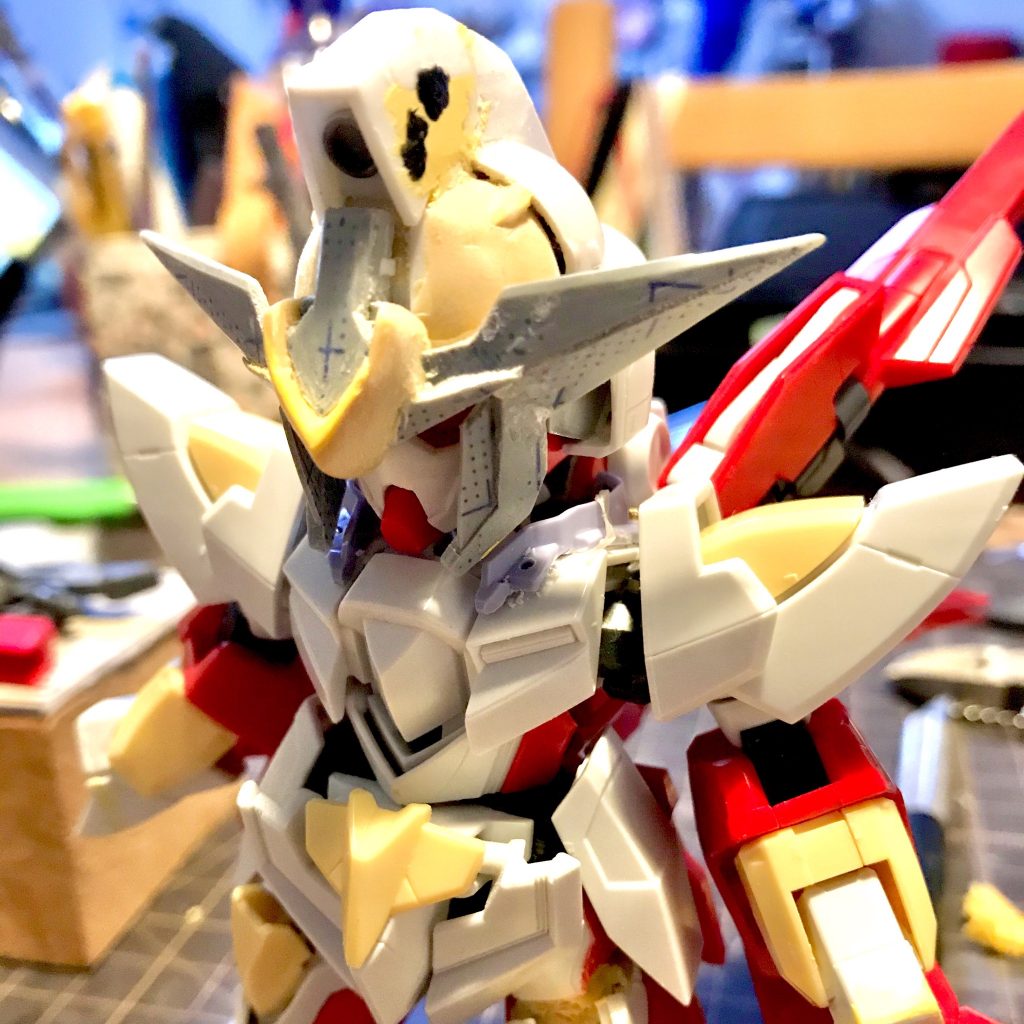 頭部はエクスタのガンダムとエクシアのフェイスパーツをベースに。フェイスはエクシアよりリボーンズは面長なので1mm延長してシュッとした顔つきに。