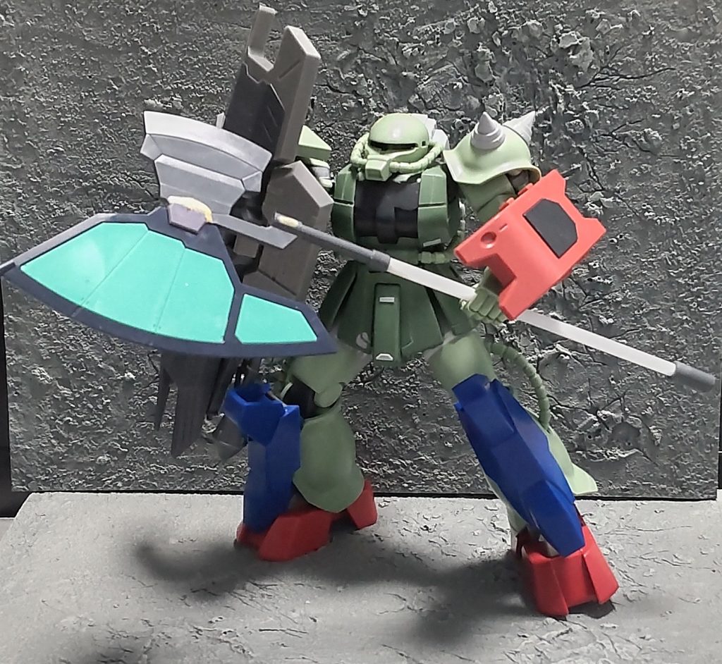 ディティール追加前。大型アックスはディジェのバックパックパーツとシャルドールローグのビームアックス、プラ棒で製作。