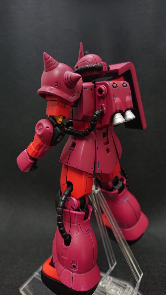 部分塗装にタミヤのエナメル塗料・メタリックブルー(センサー部分)・フラットブラック・フラットレッド・ダークグレイ