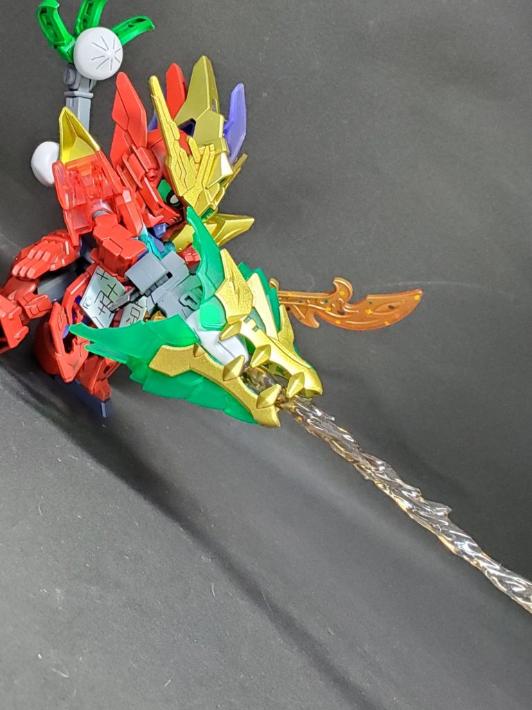 「ドラゴンハング小籠砲」 一般的なドラゴンハングと違い射撃武器となっているのが特徴。小籠包のアツアツスープの力を宿した高熱ビームを発射する。 龍の口で小籠包をぎゅっと押しつぶして中のスープを飛ばしている、というイメージです。