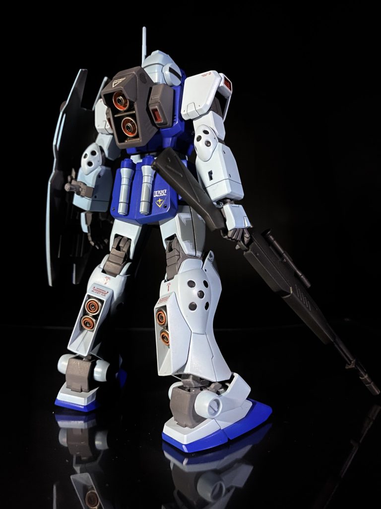 バックショット。バックパックはなんとなくグレーにしたかったので、そこだけ設定と違います。