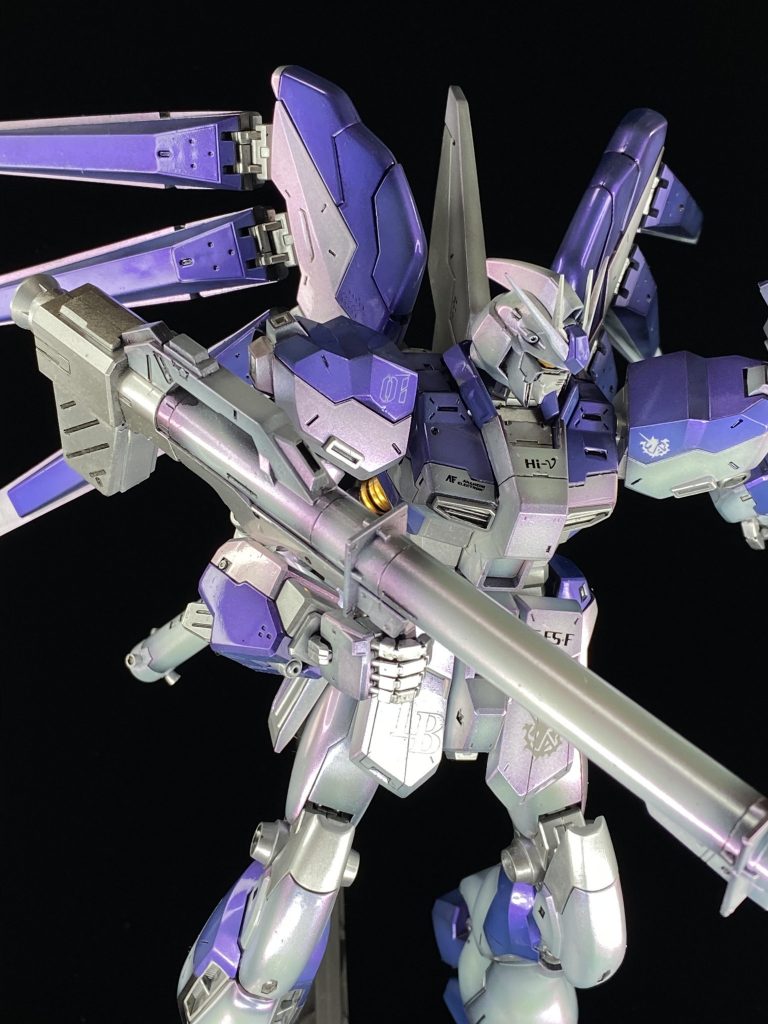 フレームはシルバーで高級感を出しました。