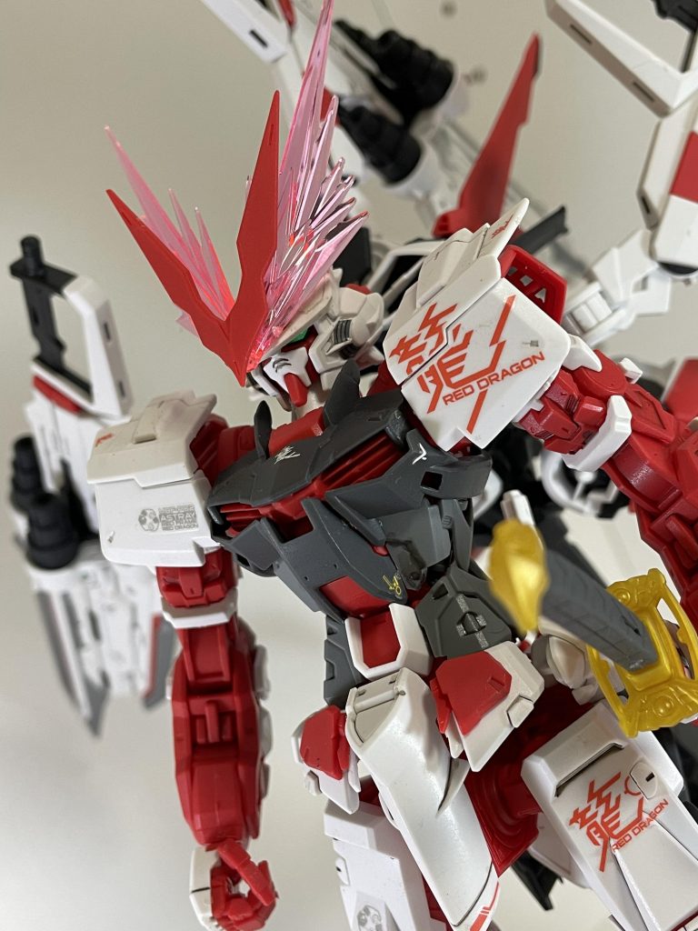 ドライグヘッド　レッドドラゴン といえばこのアンテナとビームエフェクト。たまらん。