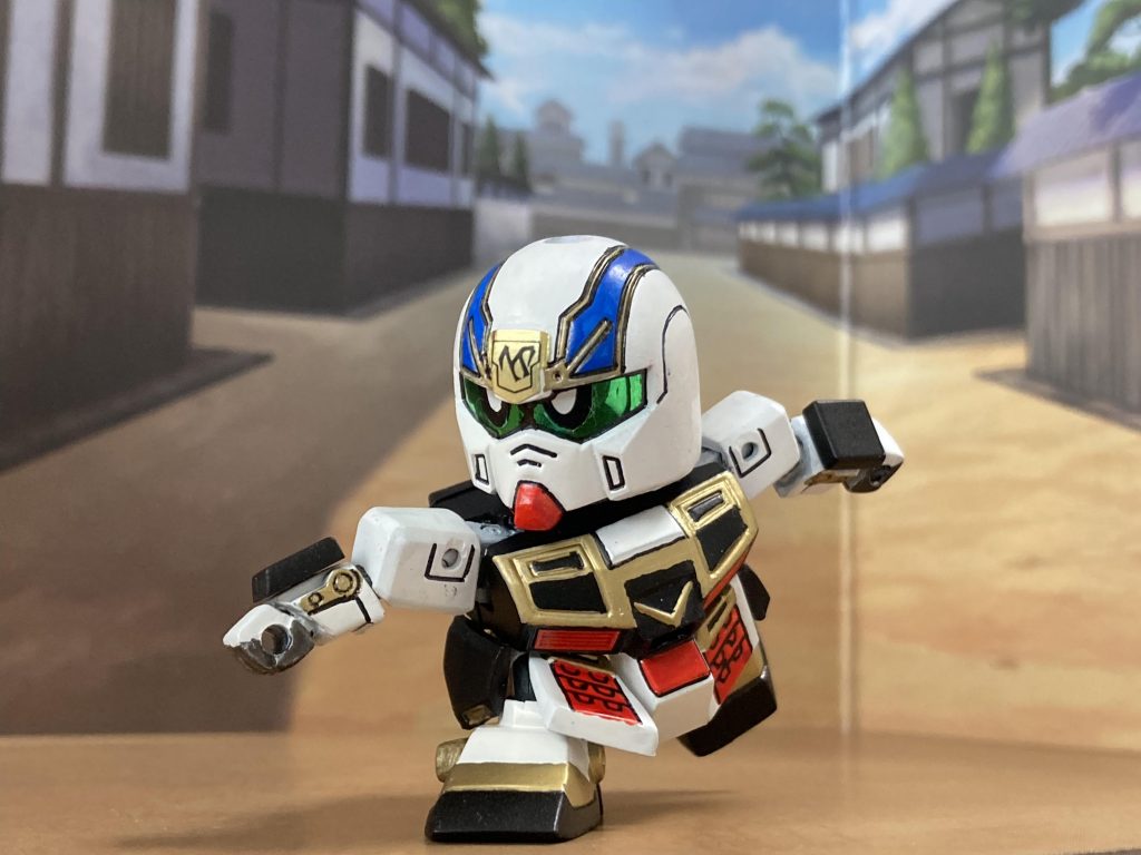 荒烈駆主だけに駆けてもらいました。鎧下部はマスキングテープ接続。足の可動に合わせて跳ね上がります。