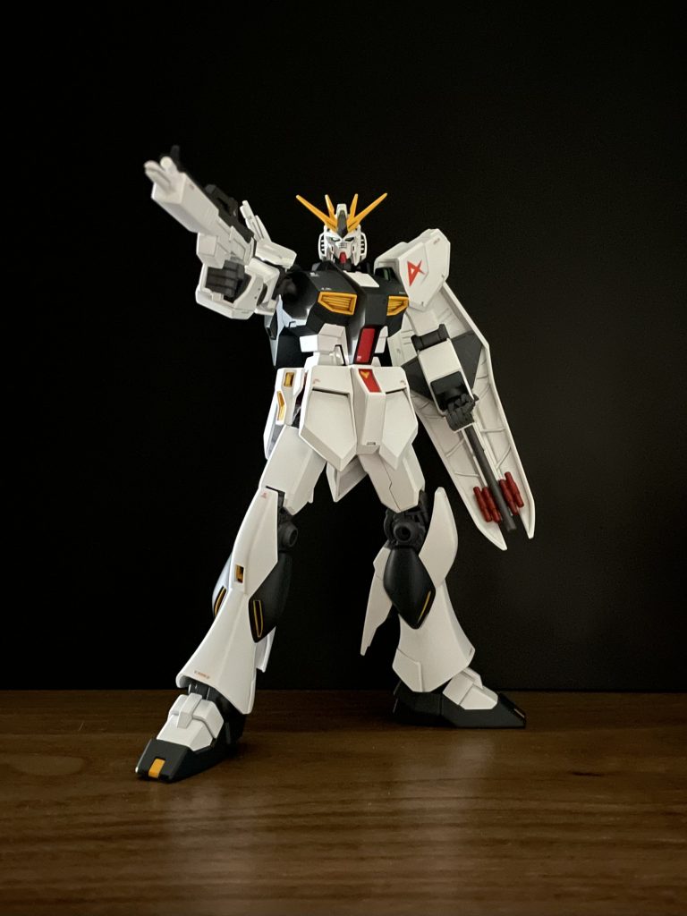 今回リアアーマーやバーニア内部の黄色の塗り分けはしませんでしたが、次回作る時にはチャレンジしたいです。