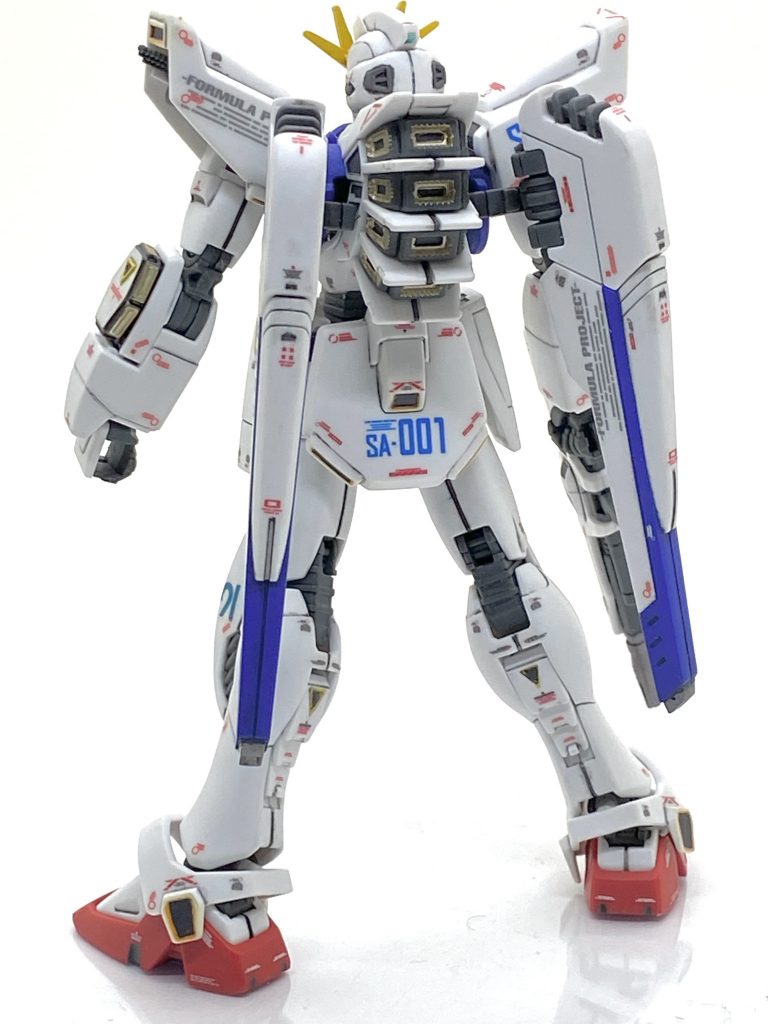 塗装箇所とカラーレシピ青→(クレオス)新ガンダムカラーMSブルー黄→(クレオス)新ガンダムカラーMSイエローシールド等のグレー→(クレオス)RLM75グレーバイオレットオレンジ→(ガイア)ビビッドオレンジビームライフル、ヴェスバー先端→(ガイア)フレームメタリック(1)ビームシールド、スラスター内部→(タミヤ)エナメル・チタンゴールド