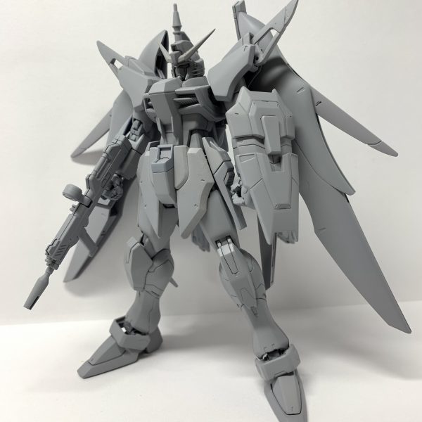 ようやくHGCEデスティニーガンダムのサフが吹きおわりました。各関節のクリアランス確保したのちに黒サフを吹いてから本塗装に移りたいと思います。早くて今月末、それかゴールデンウィーク中にデカールを貼れればいい感じですかね。（2枚目）