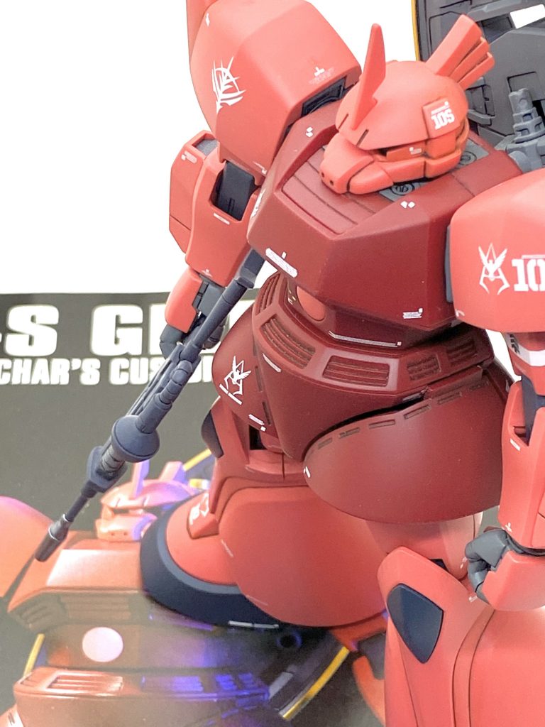 最後は説明書と。HGUCのゲルググが出た時はMGの2.0がまだ発売されてなく、これが決定版的なゲルググでした。マリーネやイェーガーより後に出ましたから肩のスイングやアクションベース対応など、今のHGUCとそうは変わらないフォーマットで作りやすくて人気があり、今の時期ですと中々店頭では見れないと思います。お共にHGUCのシナンジュ用やHGUC汎用ジオンMS用(4)などのデカールを貼れば更に完成度が上がり、スムースクリアーを吹いてつや消しにすればエモい作品になる事間違いなしです!(笑)。シャア専用ゲルググは成型色も良くてディテールも適度にありますから、即買いをお勧めします・・・RGでゲルググはアナウンスされないのですが、いつかはRG基準のディテール満載のゲルググも見てみたいです。ご覧して頂きありがとうございました。