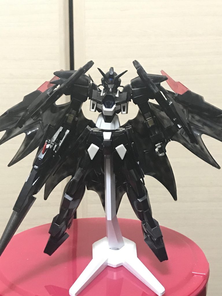 正面AGE2自体かなり良い可動域を持っているので関節の色を金に変更した以外は特にいじってません