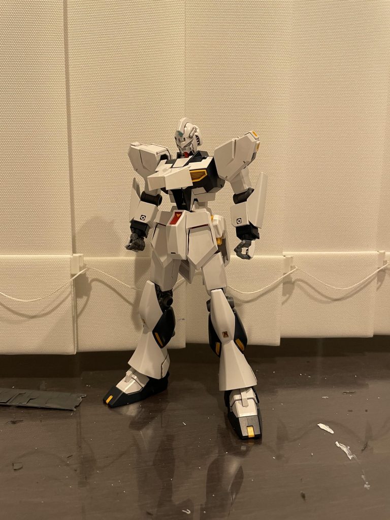 ゲーム版のΞに近いスタイルをイメージして