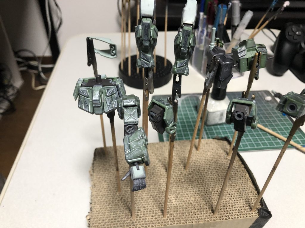 マルチホワイトを全体コーティングしてからグランドブラウン、ホワイトダストでさらにトーンアップを狙いました。