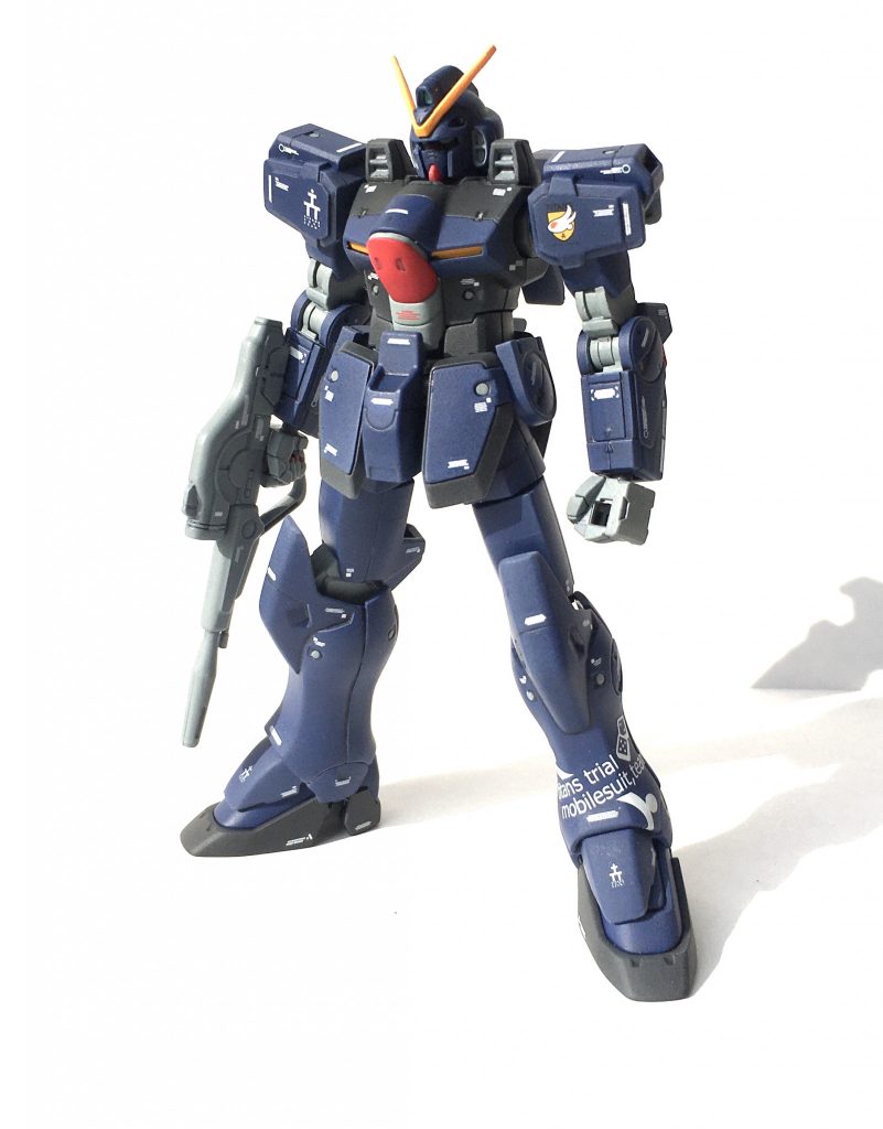 T3部隊カラーといっても白のテストカラーや黄色のラインが入ったものなどもありますが、今回は紺色が主体の実戦配備カラーで塗装してみました。