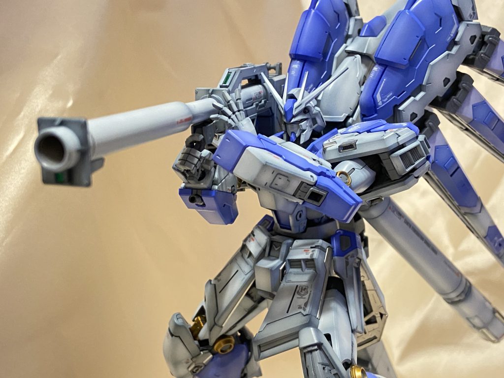 ガンダムにバズーカ持たせるの好きなんですよねー😁