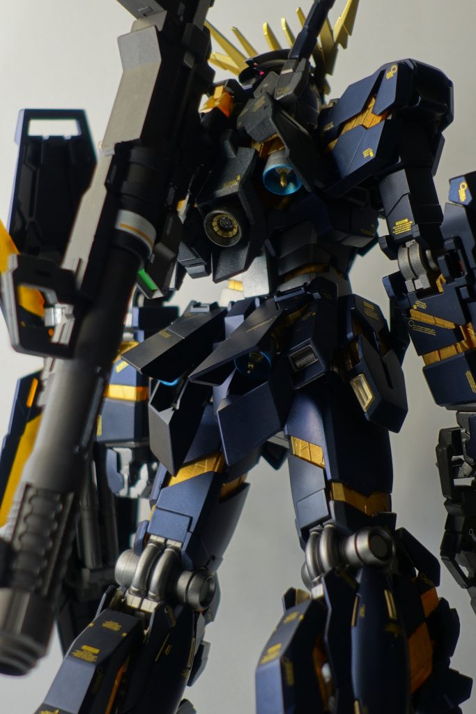 メインのスラスターはアニメを観ながら元パーツにビルダーズパーツのMSバーニアの部品を組み合わせました。