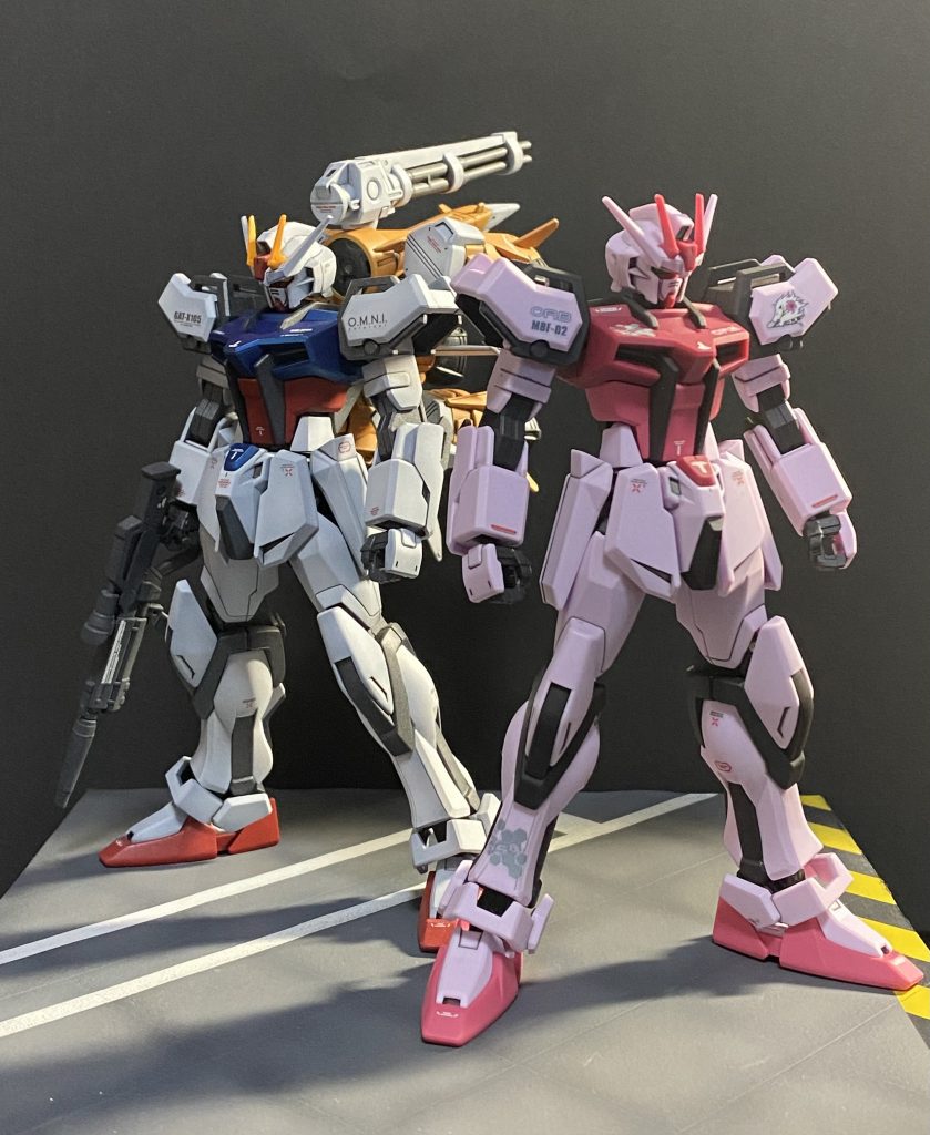 以前製作したガンバレルストライクと( ^ω^ )