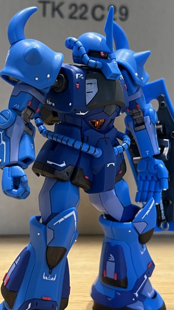 メタルボールとスジボリ、レッドチップは3mm幅のプラ棒から切り出して使っています。