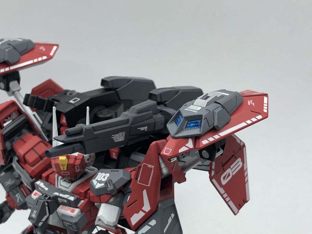 武装6 アサルトドローン今まで装備されていた「steel yard」の改修品。索敵、ジャミング、戦闘等をアシストしてくれる頼もしいドローン。改修前のようにビーム刃は展開出来なくなったが、かわりにビームバルカンを装備している。