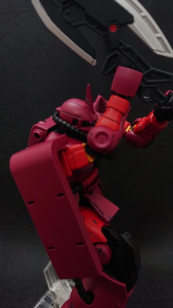 モノアイはいつもどおり、セリアのデコレーションシール(濃いピンク)を接着