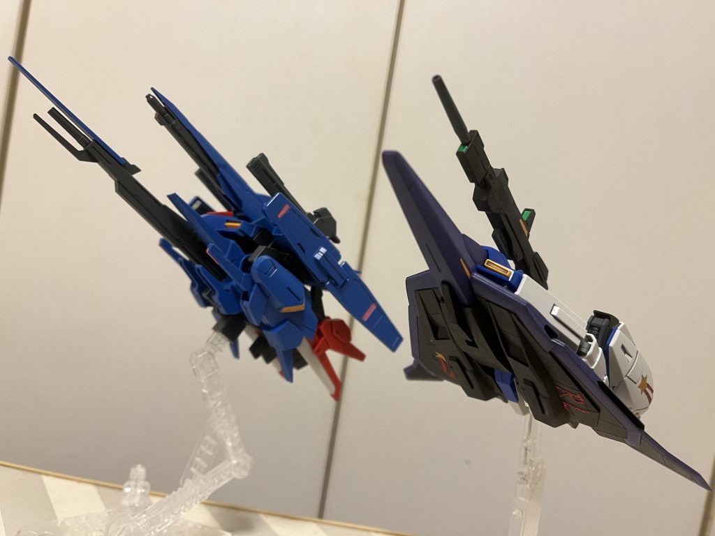 ルー「あれはΖⅡ!? 完成していたの? …いや、よく見ると違う」ミナト君のΖΖⅡと一緒に。